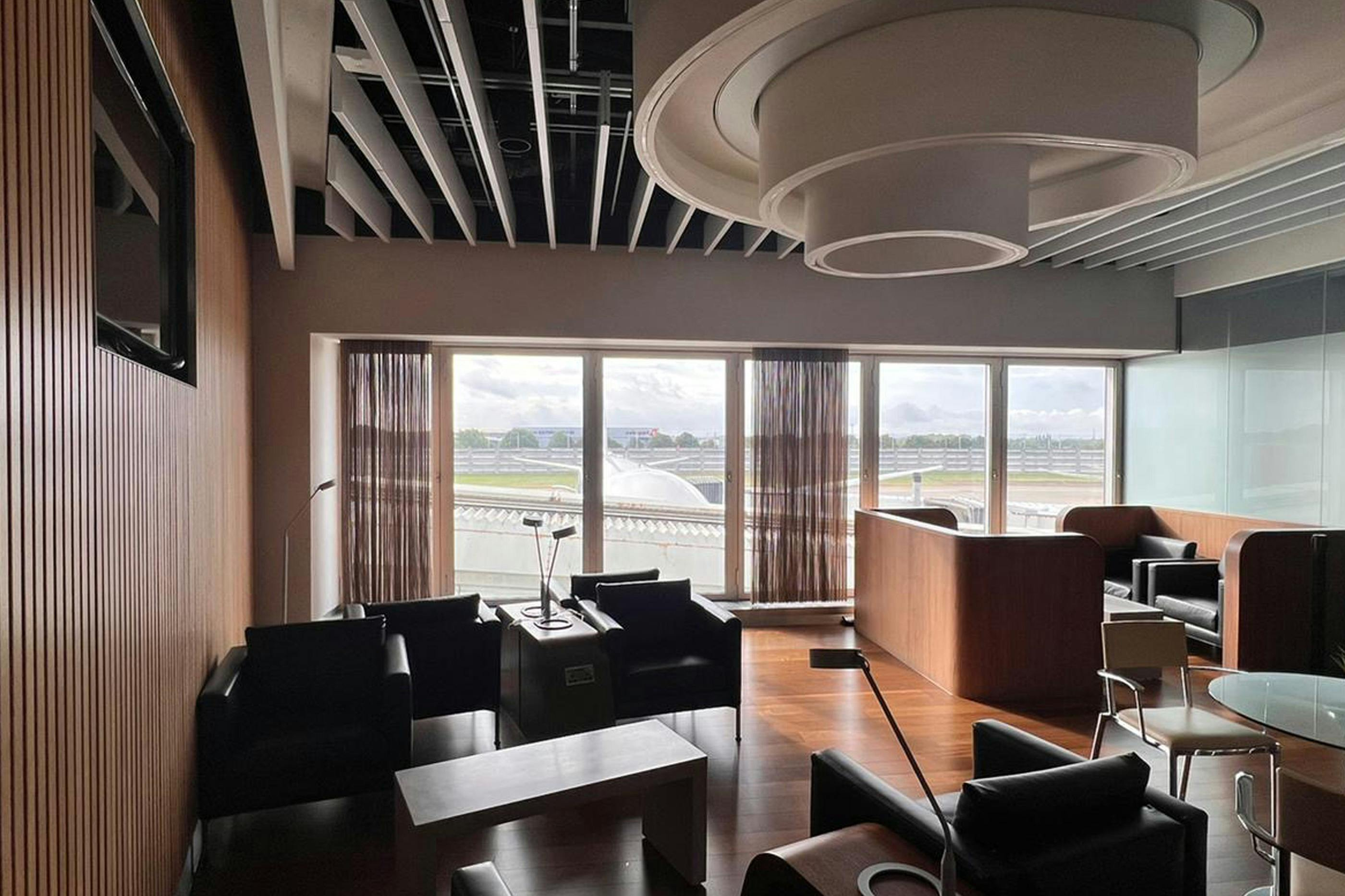 London Heathrow Airport T4: Blush Lounge by Plaza Premium Group Access - Photo 1 of 4